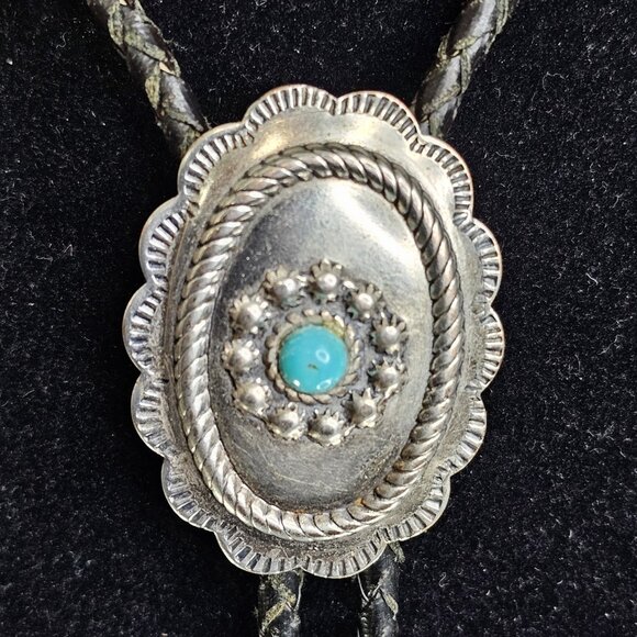 Bolo Tie With Green Stone Mens Read - Picture 2 of 9